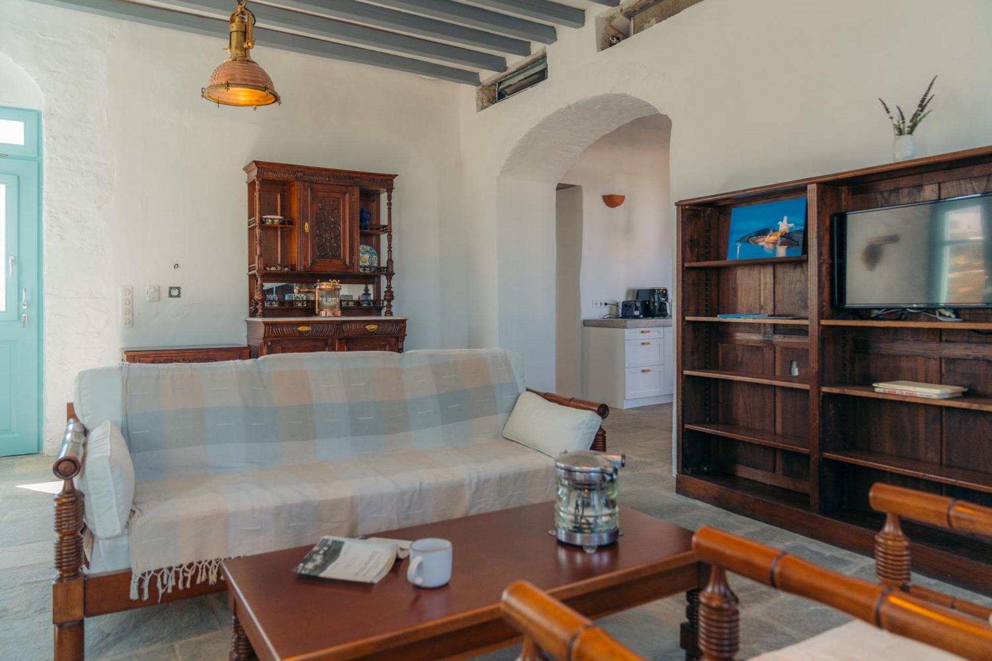 Eco-luxe Retreat In Ano Petali, Sifnos Holiday home